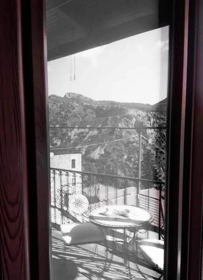 Apartamento Sophia'S Stone House Dimitsana Exterior foto